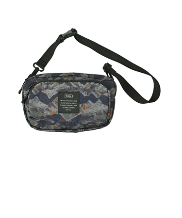 キウ（Kiu）300D フロントポケットミニショルダーバッグ K156-367