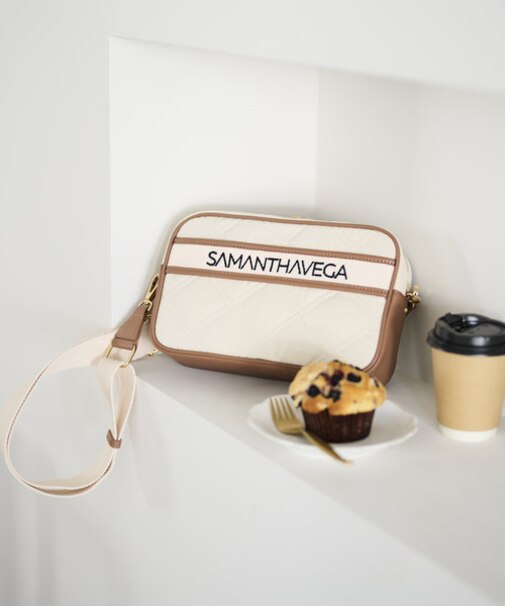 ロゴテープキルティングショルダーバッグ