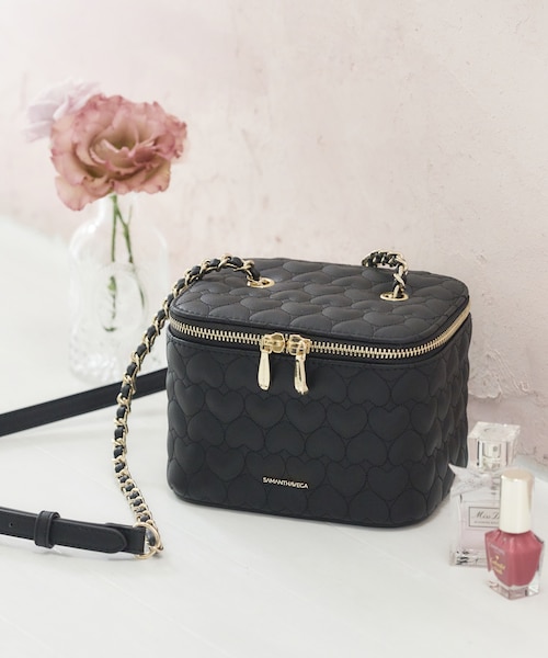 アニメ「ジョジョの奇妙な冒険 黄金の風」コラボショルダーバッグ