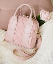 ダイヤ型キルティングショルダーバッグ