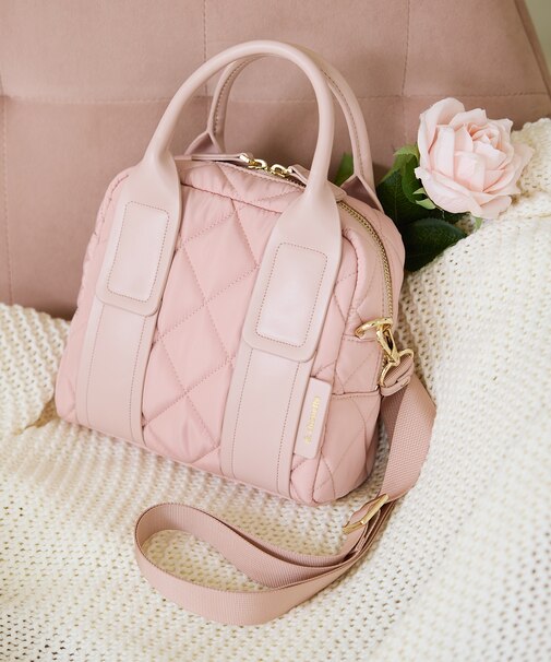 ダイヤ型キルティングショルダーバッグ