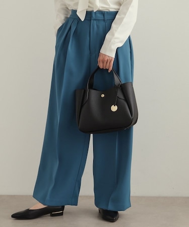 【軽量／2WAY】シュリンク合皮ラウンドフォルムミドルトートバッグ