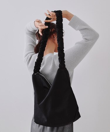 【2WAY／A4サイズ対応】ドロストギャザーフリルハンドルワンショルダーバッグ