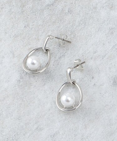 メタルオーバル×フェイクパールピアス