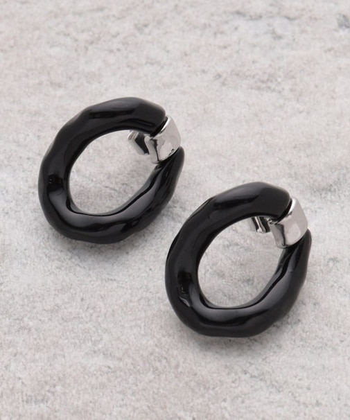 モノトーンリングピアス