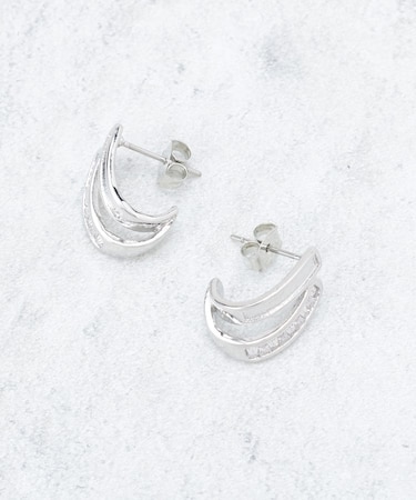 変型リングキラキラビジューピアス