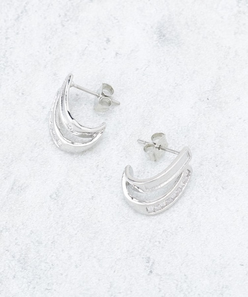 変型リングキラキラビジューピアス