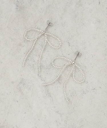 ビーズリボンピアス