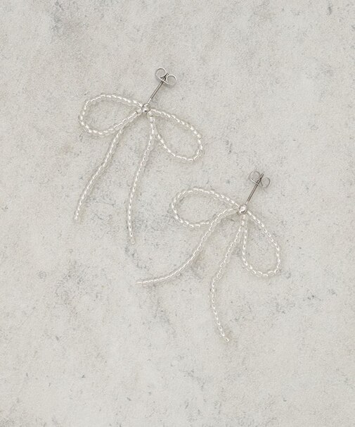 ビーズリボンピアス