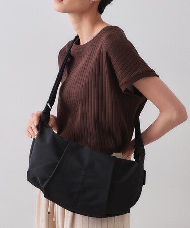 【2WAY】タックデザインミドルショルダーバッグ