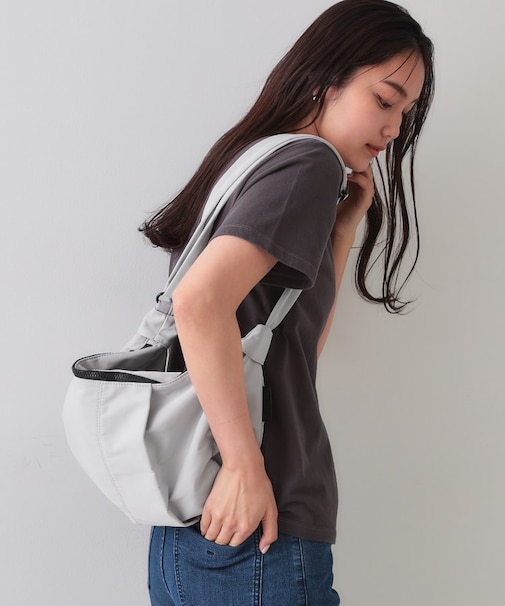 【2WAY】タックデザインミドルショルダーバッグ