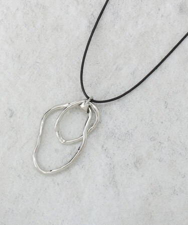 メタルリング×コードネックレス