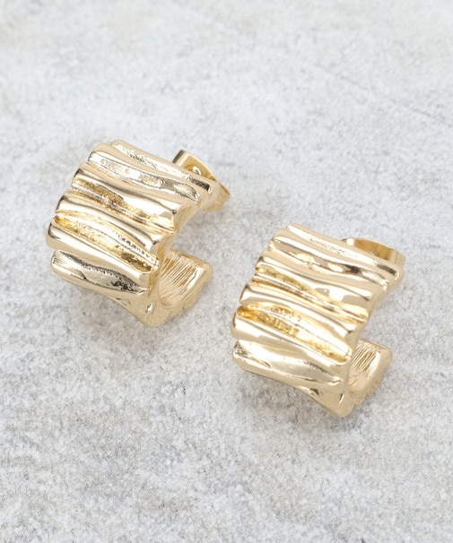 しわメタルピアス