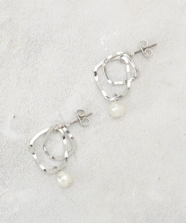 メタル×フェイクパールピアス