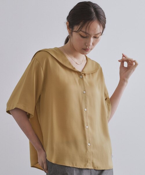 BEIGE　ベイジ　バイカラーとろみブラウス　キャメル　金ボタン　サイズ4 ヴィンテージサテンセーラーカラーブラウス【洗濯機洗い可】｜オペーク