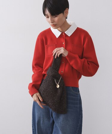 メタルチャーム付きラメニットバッグ