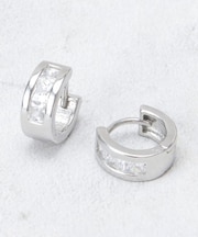 ビジューワンタッチピアス