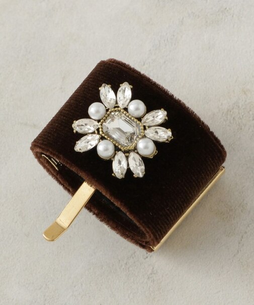 ビジュー付きベロアカフ