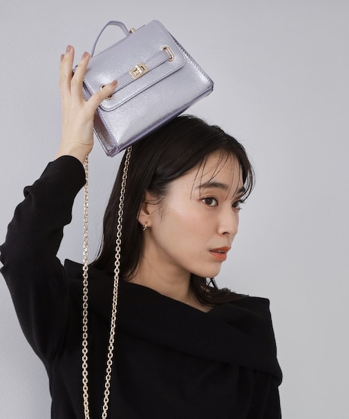 シャイニー合皮スクエアデザインチェーンミニショルダーバッグ