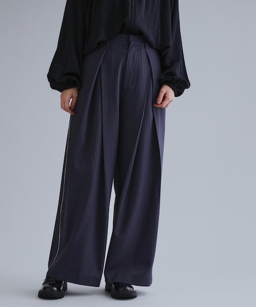 【es】ピンストライプ 変形ワイドパンツ【洗濯機OK】