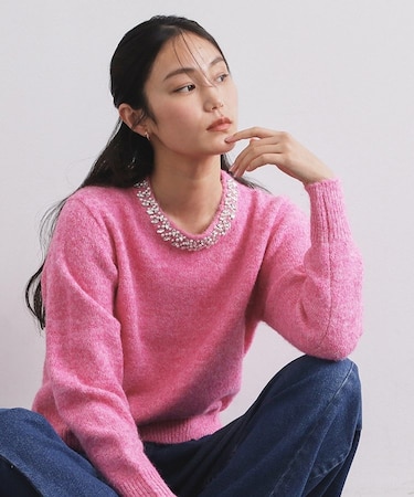 ビジューネックミドルゲージニット【洗濯機OK】