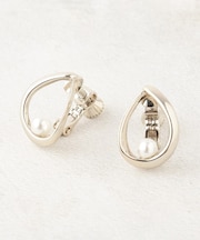 メタルリング×フェイクパールイヤリング