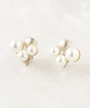 3フェイクパールイヤリング