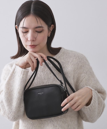 シュリンク合皮スクエアミニショルダーバッグ【軽量／長さ調整可能】