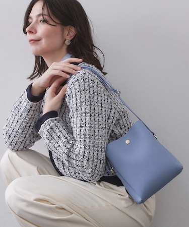 シュリンク合皮3層ミニショルダーバッグ【軽量／長さ調整可能】