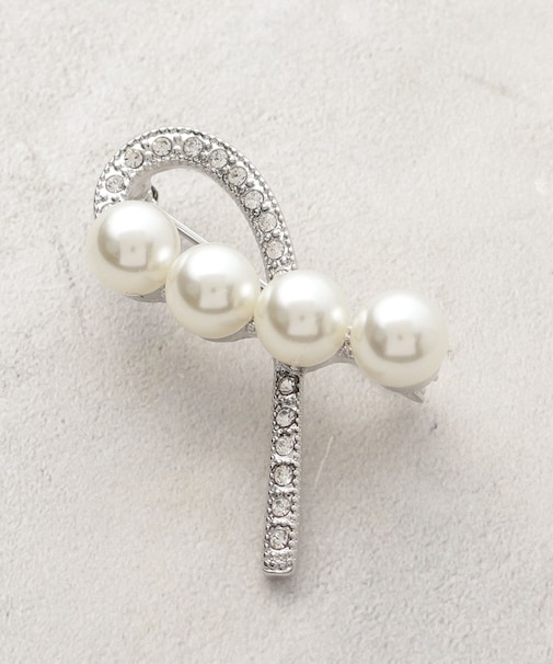フェイクパール カーブラインブローチ