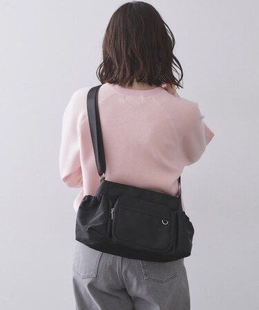 フロントポケット3層デザインショルダーバッグ【マルチポケット】