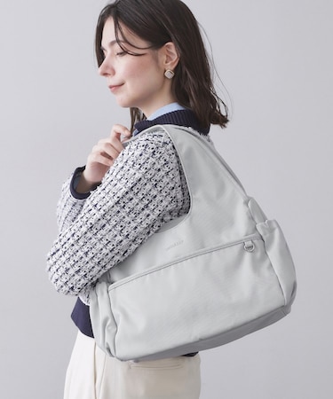 フロントポケット3層デザイントライアングルミドルトートバッグ【マルチポケット】