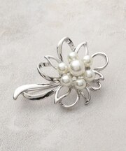 メタルフラワーフェイクパールブローチ