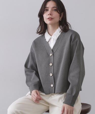 ゴールドビックボタンVネックニットカーディガン【洗濯機OK】