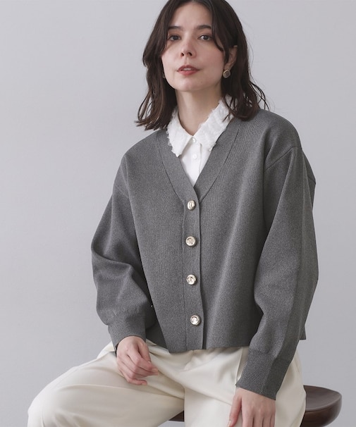 ゴールドビックボタンVネックニットカーディガン【洗濯機OK】