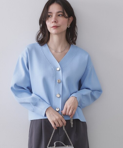 ゴールドビックボタンVネックニットカーディガン【洗濯機OK】