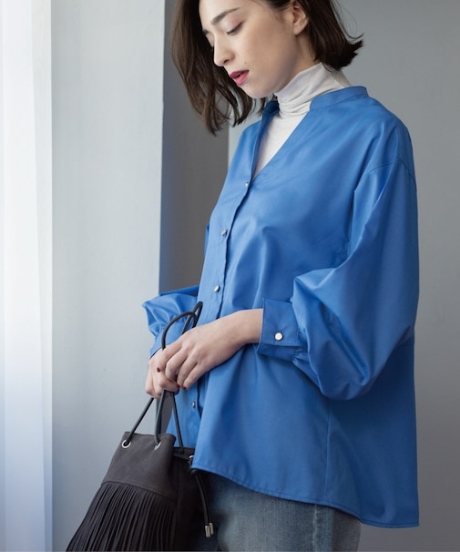 前あき後ろフレアブラウス