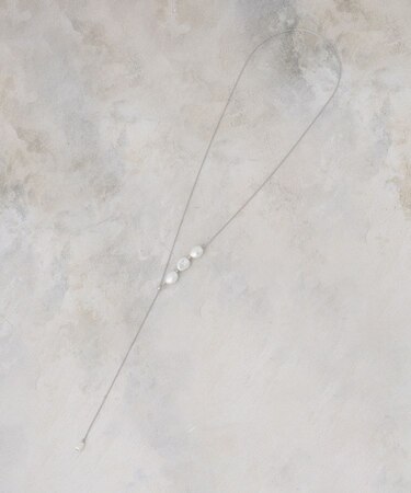 3連パール調ビーズデザインネックレス