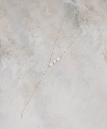 3連パール調ビーズデザインネックレス