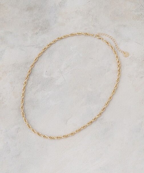 ねじれチェーンネックレス