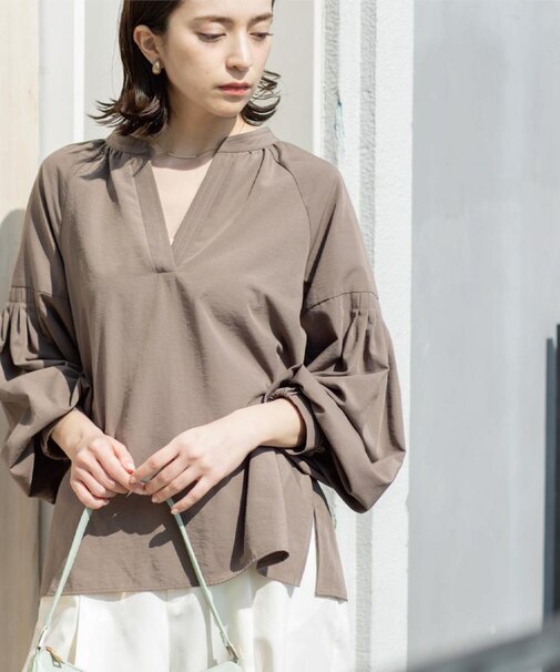 スキッパーボリュームスリーブブラウス【洗濯機OK】