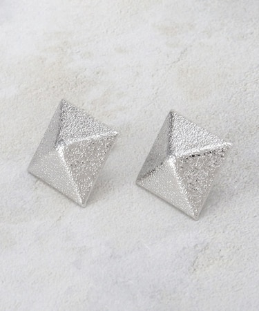 立体デザインピアス