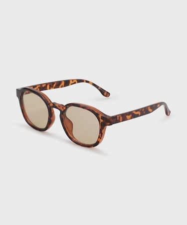 ワイドフレームデザインサングラス