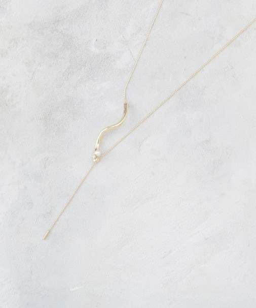 カーブメタル×ミニパール調ビジュースライドネックレス