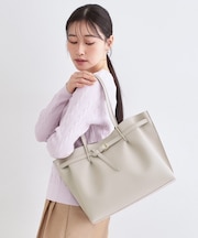 ベルトデザイン軽量シュリンク合皮A4トート