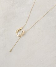 U字メタル×フェイクパール ロングスライドネックレス