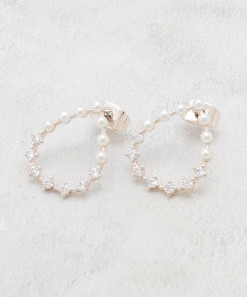 フェイクパール×ビジューしずくモチーフピアス