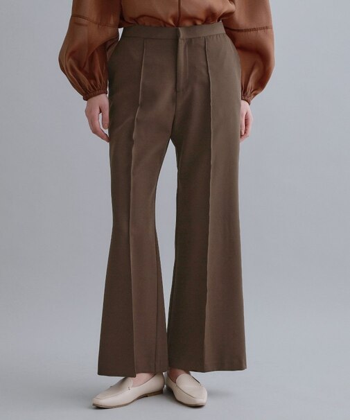 【es】ストレッチピンタックフレアパンツ【洗濯機OK／抗ピル】