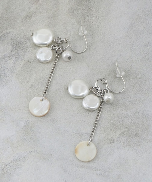 フェイクパールしゃらしゃらピアス