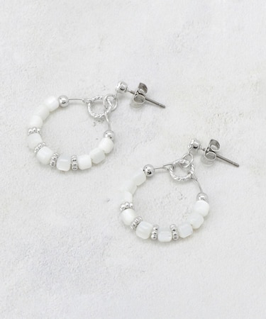 シェル調ビーズ×メタルフープピアス